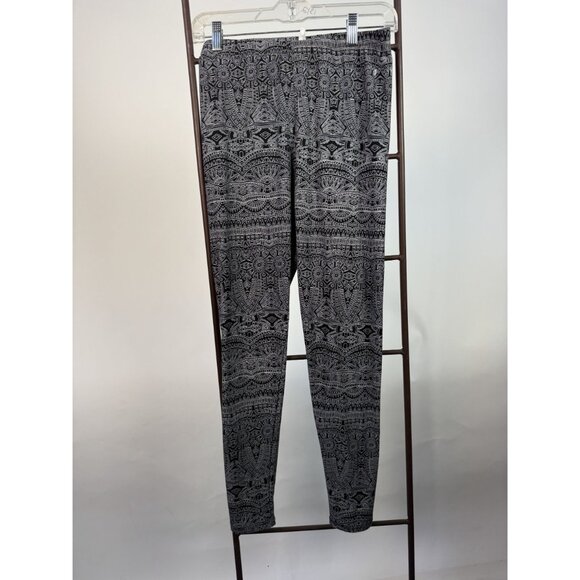 Black & White Tribal Print Leggings Plus Size By VIV Collection Polyester/Spande - Picture 4 of 15